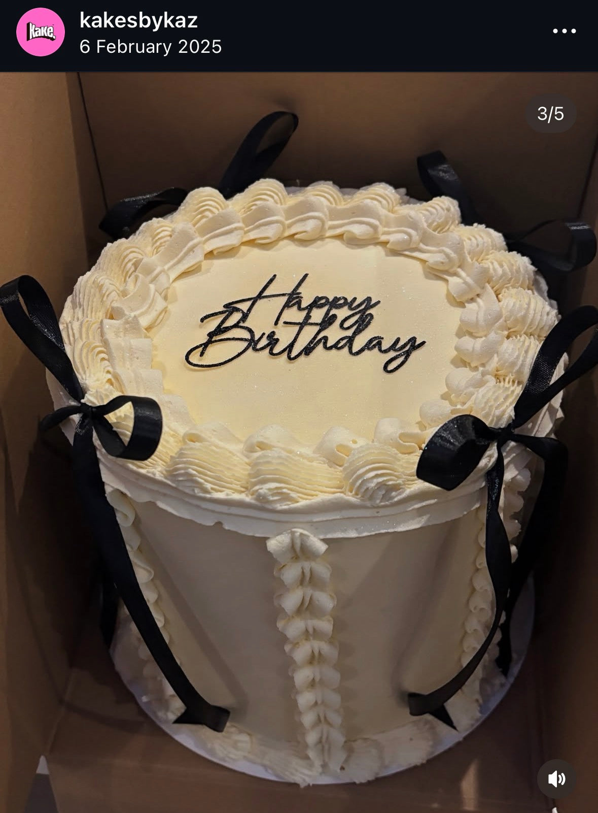 Custom Vintage Bow Cake (9inch)
